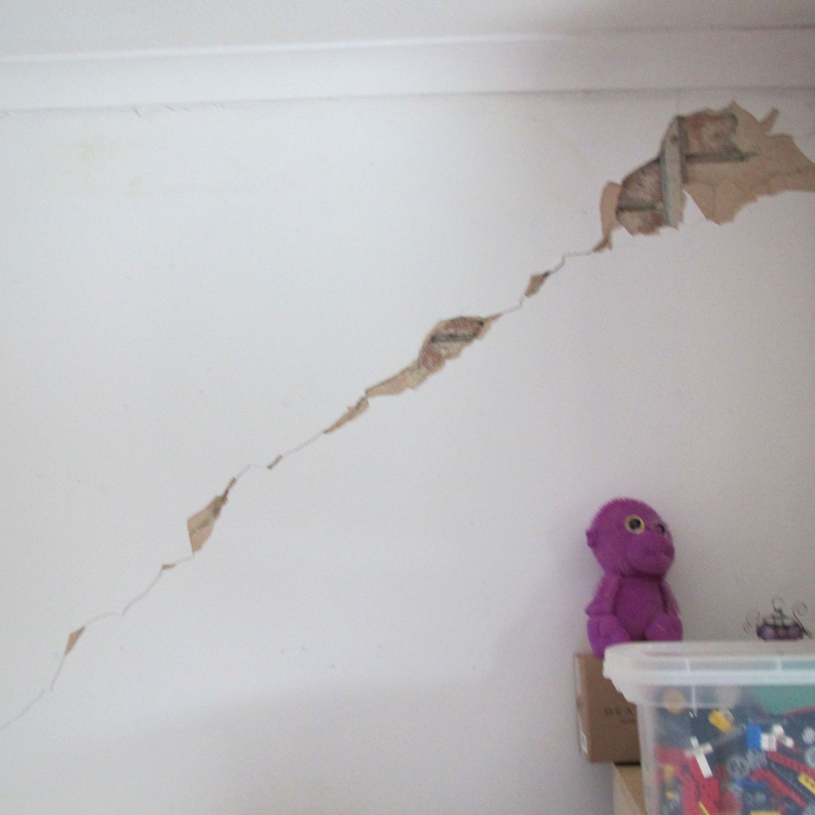 When to worry about cracks in walls and when to relax | Ideal Home