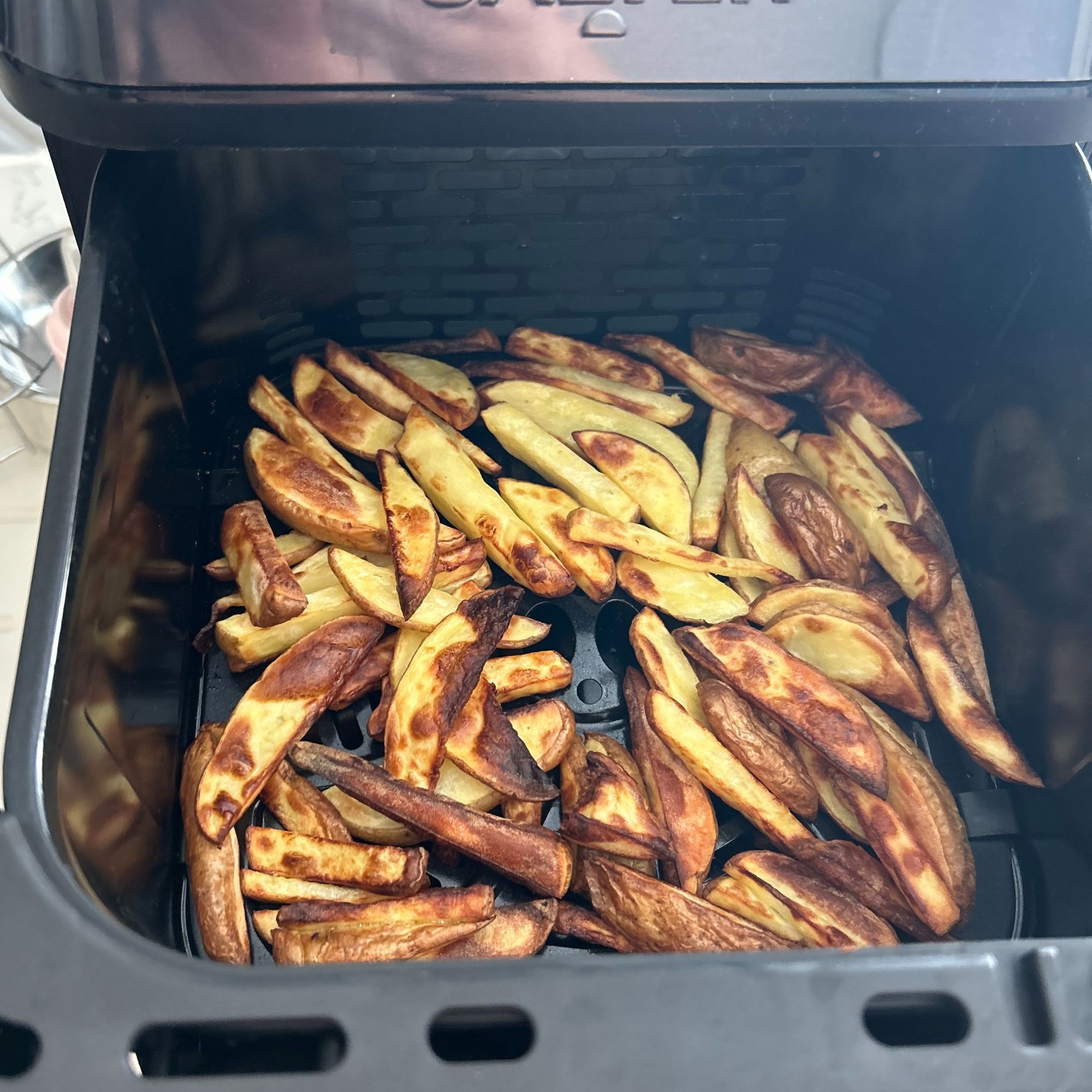Salter VertiCook View Air Fryer - cooking chips, done