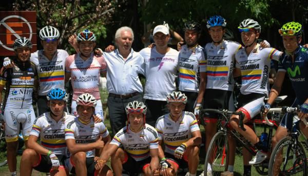Team Colombia pose with Jose Rujano and Gianni Savio