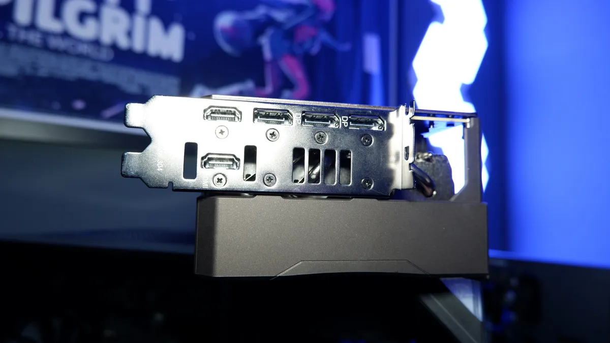 Asus GeForce RTX 5080 Noctua Edition в сборке