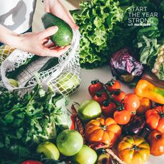 Meal prep hacks: A woman unpacking her bag of vegetables