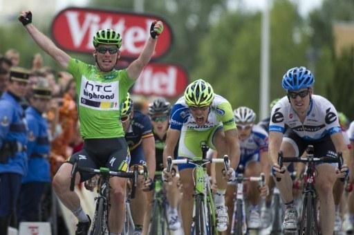 Cavendish celebrates his 19th Tour de France victory