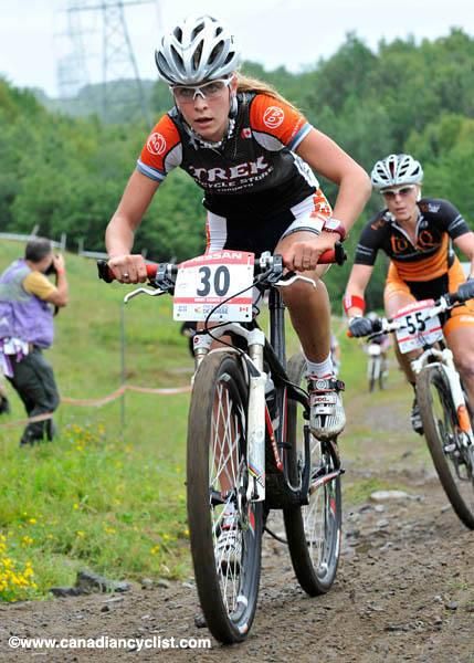 Emily Batty ahead of an Australian rider.