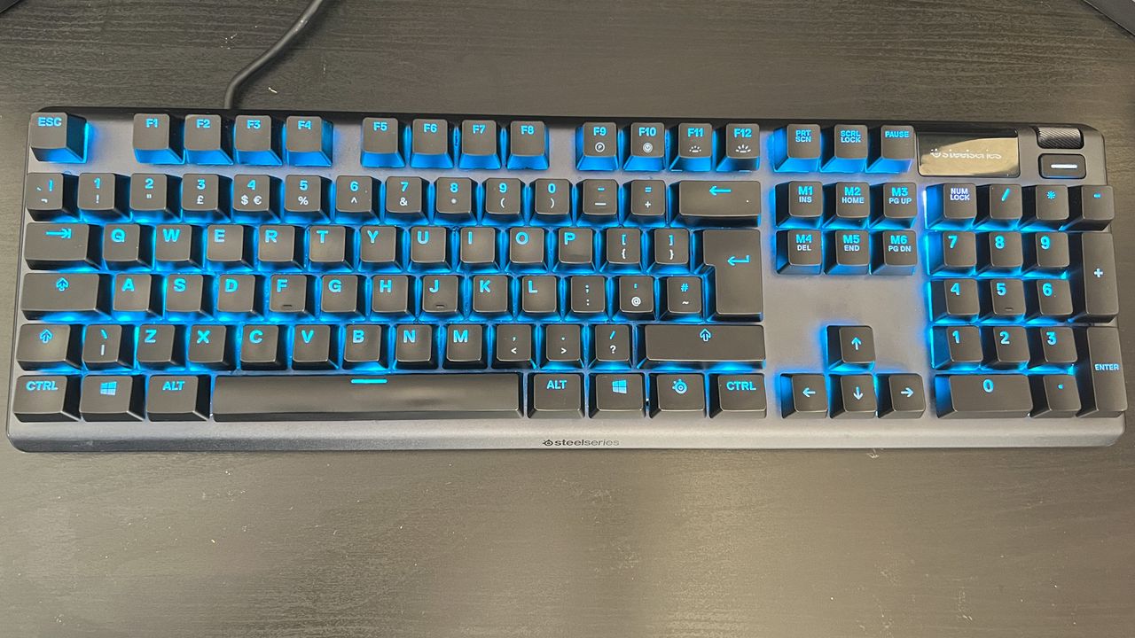 SteelSeries Apex 5 gaming keyboard