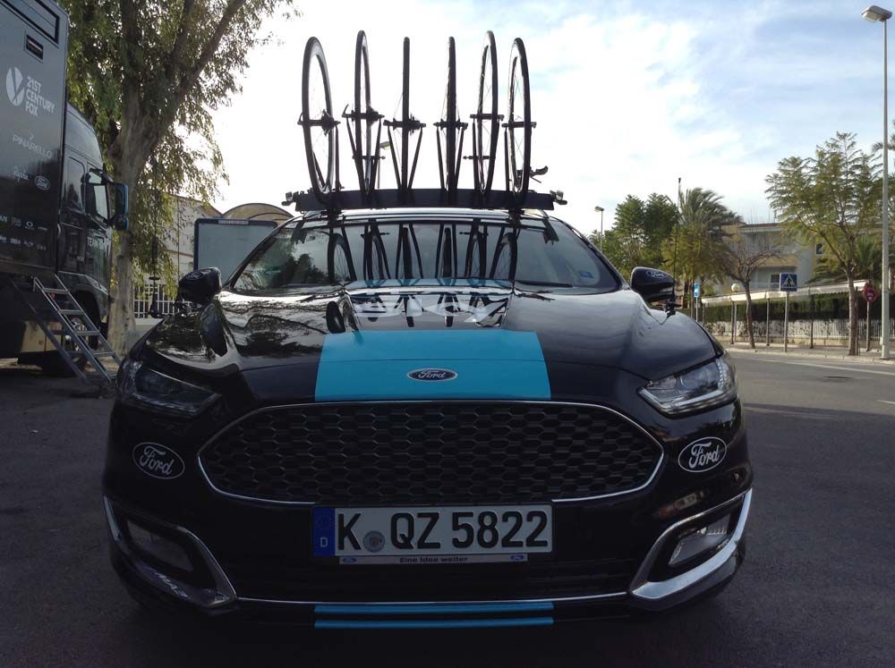 There is plenty of room atop the Ford Mondeo for spare bikes and wheels