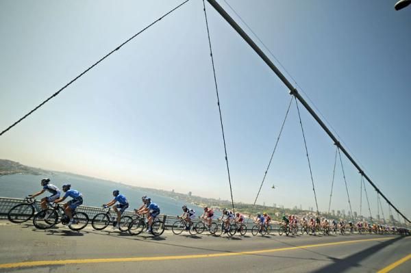 The 8th stage on Sunday was the race of the two continents. The riders started in Europe and the finished in Asia by the Bosphorus Bridge