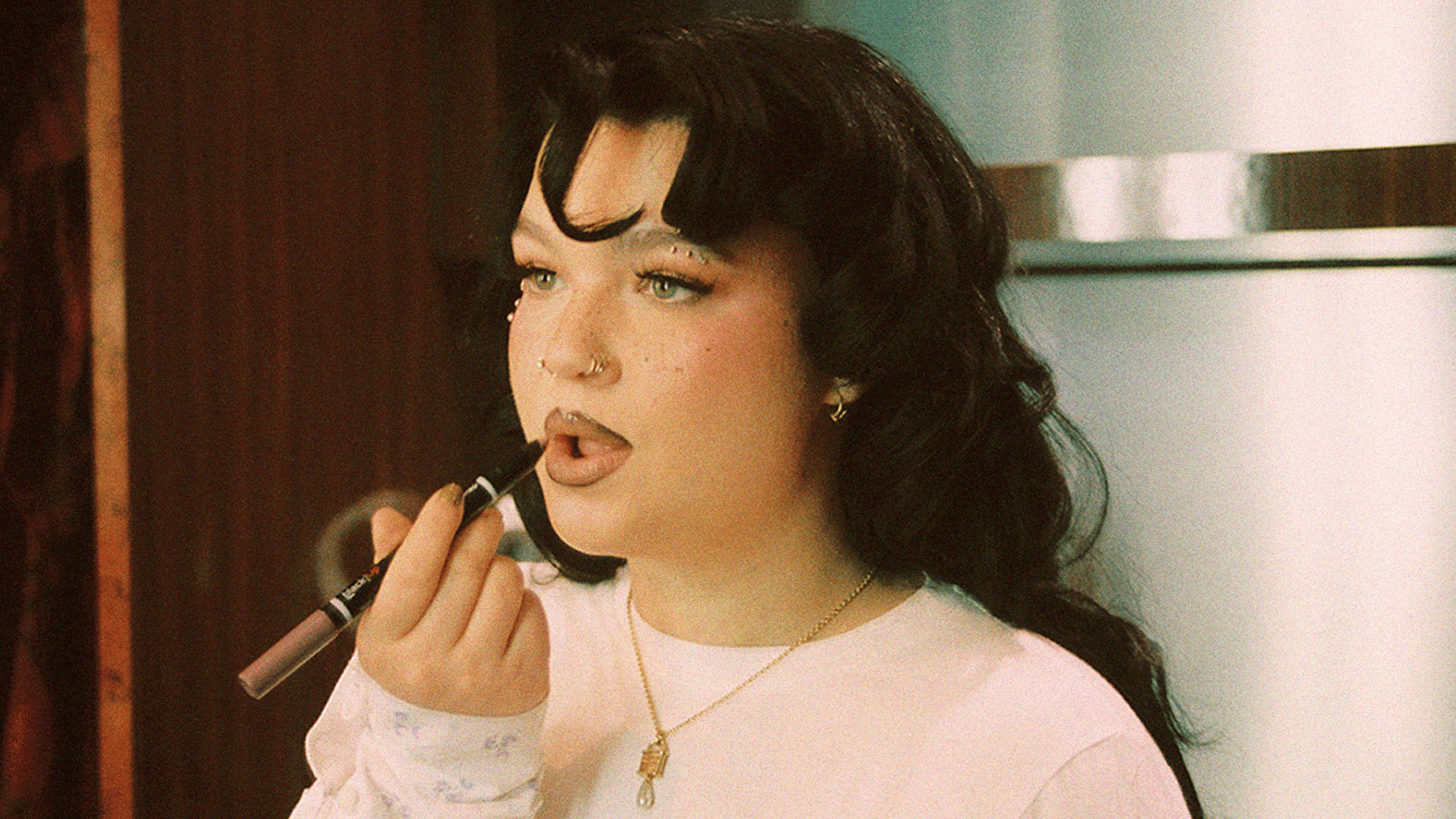 A photo of Lola Young. 