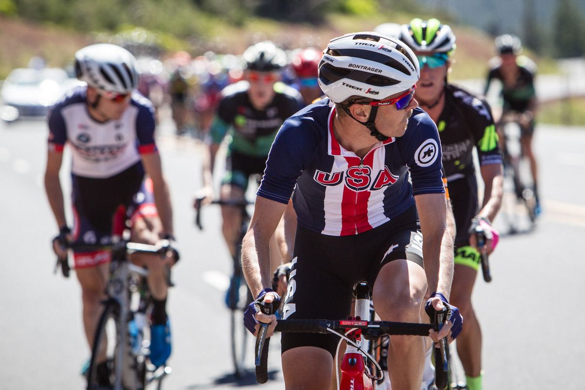 Peter Stetina (USA) looks back to see who&rsquo;s following