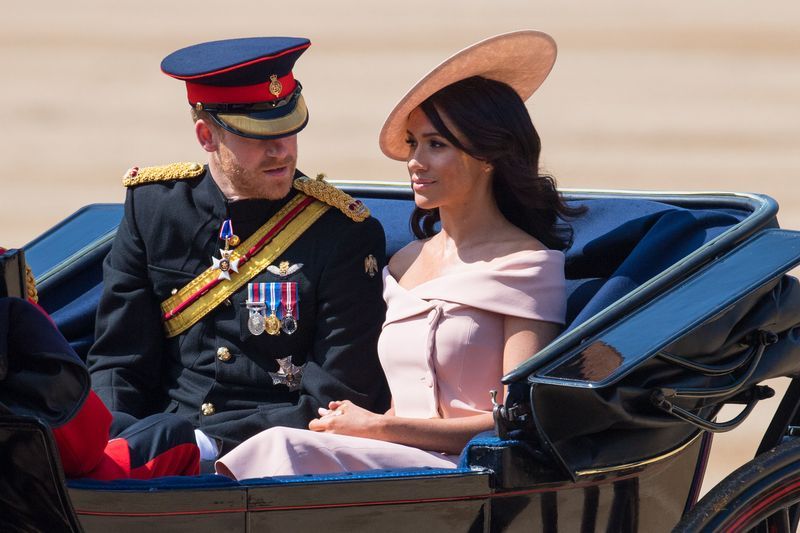 Uniform, Military officer, Military uniform, Official, Event, Gesture, Military, Vehicle,