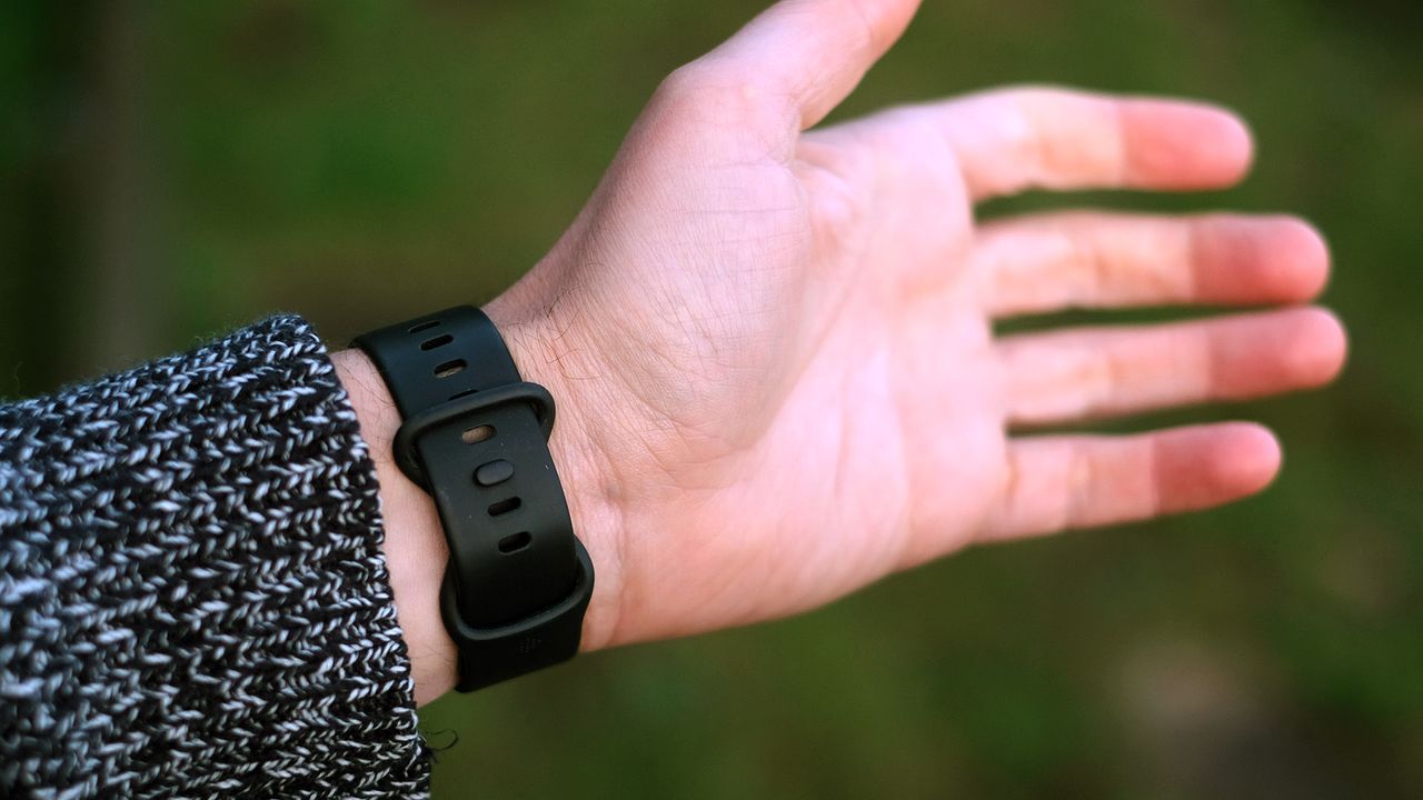 Fitbit leaps onto the Whoop-style screenless bandwagon, and Steph Curry teases it early