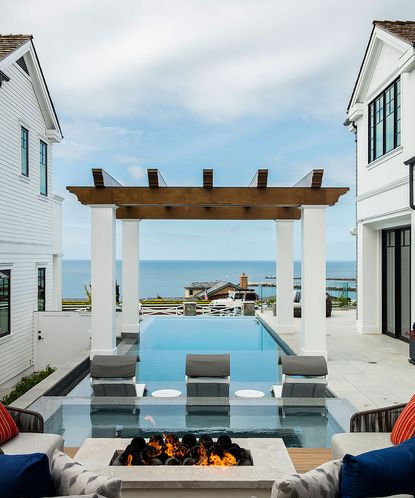 A stunning oceanfront home in California, designed by Brandon ...