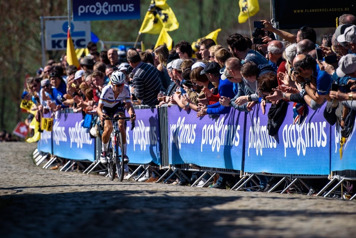 Lizzie Armitstead (Boels-Dolmans) on the Patterberg