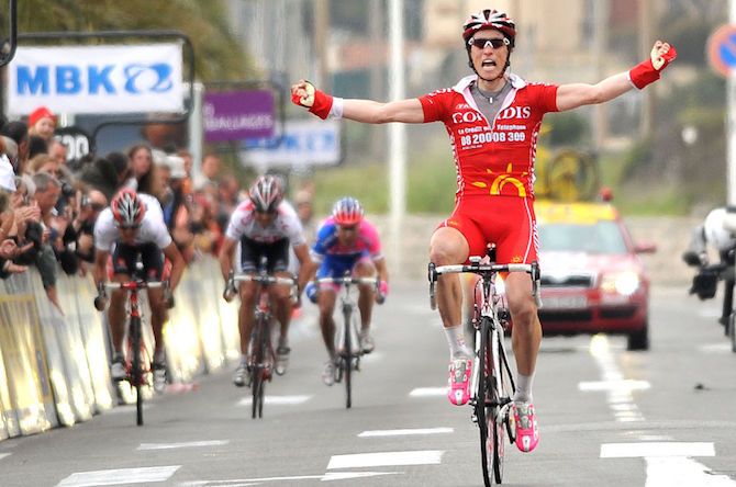 Chavanel shows his compatriots a clean pair of (pink) hills on his way to winning stage 6 of the 2008 Paris-Nice in Cannes