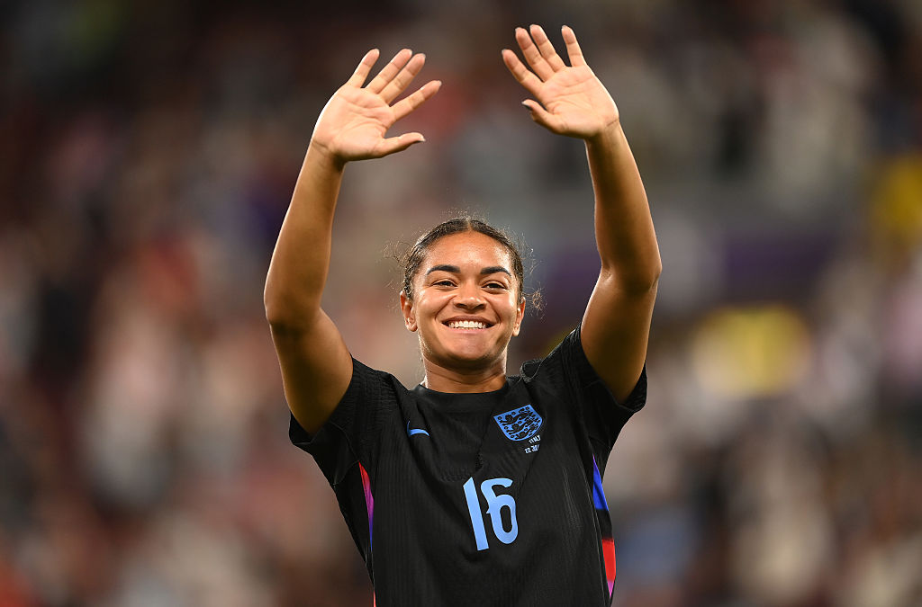 Jess Carter celebrates England's victory over Italy at Euro 2025