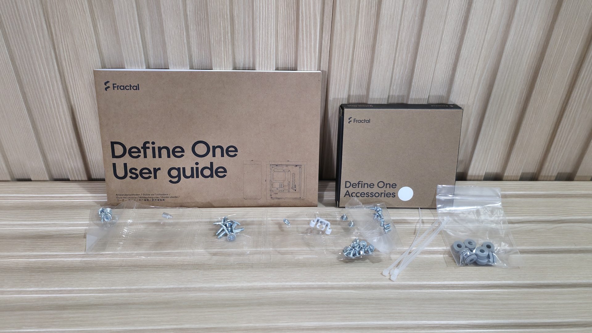 Fractal Define One - accessories