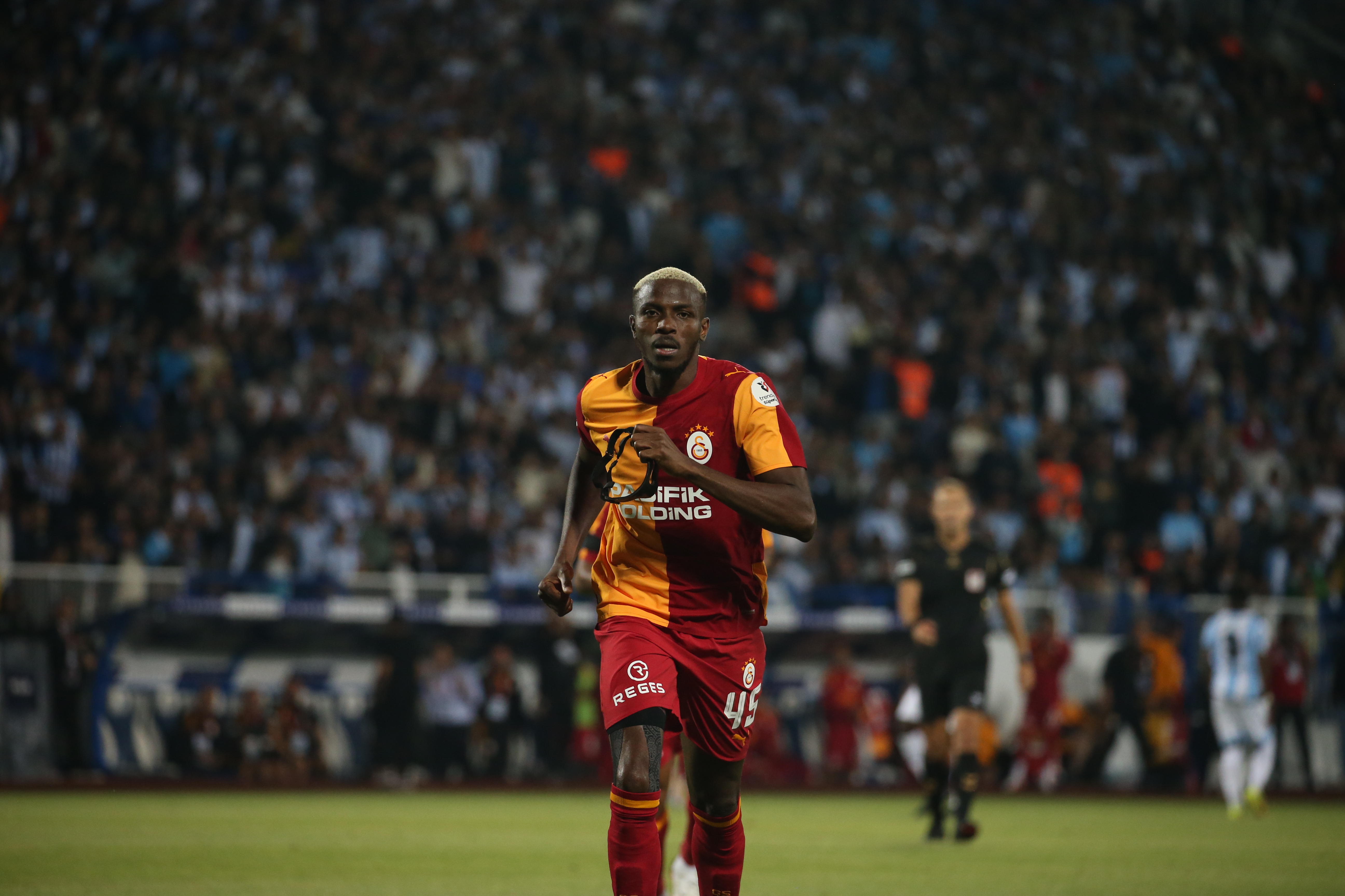 ERZURUM, TURKIYE - AUGUST 21: Osimhen of Galatasaray celebrates after scoring a goal during Turkish Super Lig Week 2 match between Erzurumspor FK and Galatasaray at Kazim Karabekir Stadium, on August 21, 2026 in Erzurum, Turkiye. (Photo by Muhammed Onur Yavruturk/Anadolu via Getty Images)