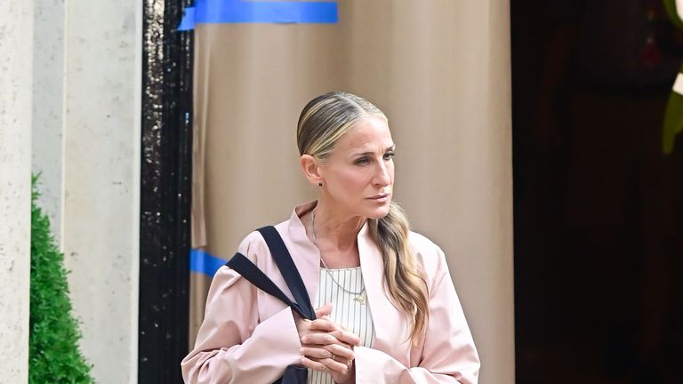 new york, ny august 09 sarah jessica parker is seen on the set of and just like that the follow up series to sex and the city on the upper east side on august 9, 2021 in new york city photo by raymond hallgc images