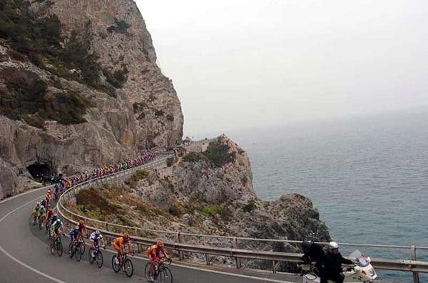 No time to enjoy the scenery for the milan-San Remo peloton