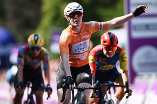 GP Lucien Van Impe: Charlotte Kool sprints to much needed win after a wind and rain soaked race in Belgium