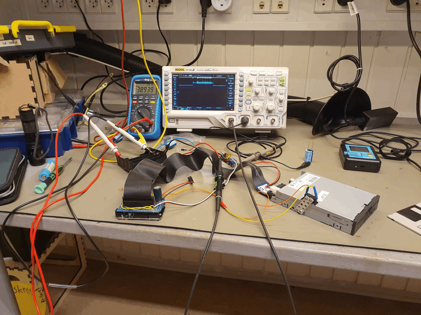 The FloppyDiskCast system