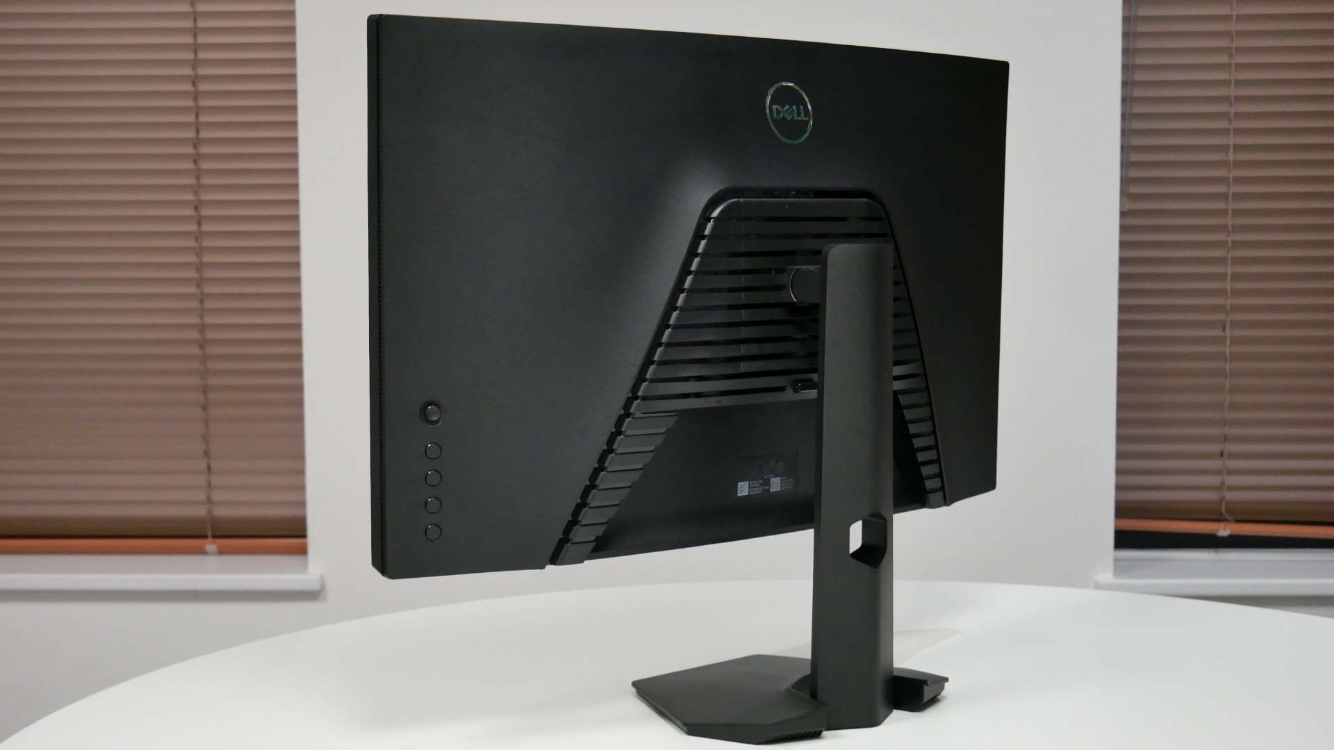 Dell S2722DGM gaming monitor
