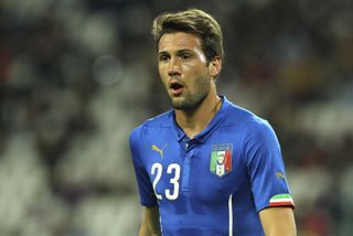 Franco Vazquez in action for Italy against England in 2015.