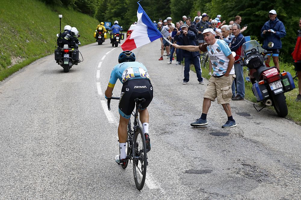 Dario Cataldo (Astana) in a solo move, but he was caught at the end of stage 4 of the Criterium du Dauphine