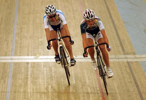 Lauren Hall wins the women's elimination race.