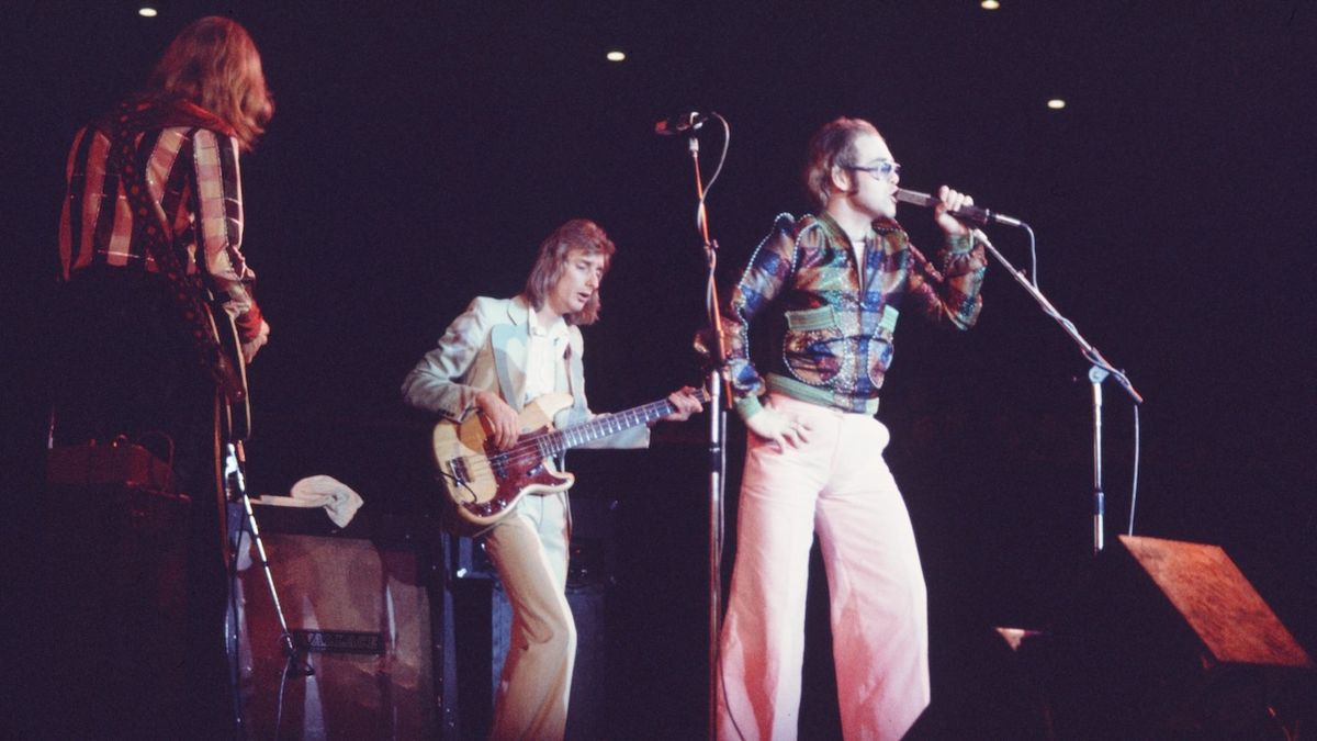 Elton John live at Nippon Budokan, February 1st, 1974, Tokyo, Japan. Elton John, Dee Murray, Davy Johnston.