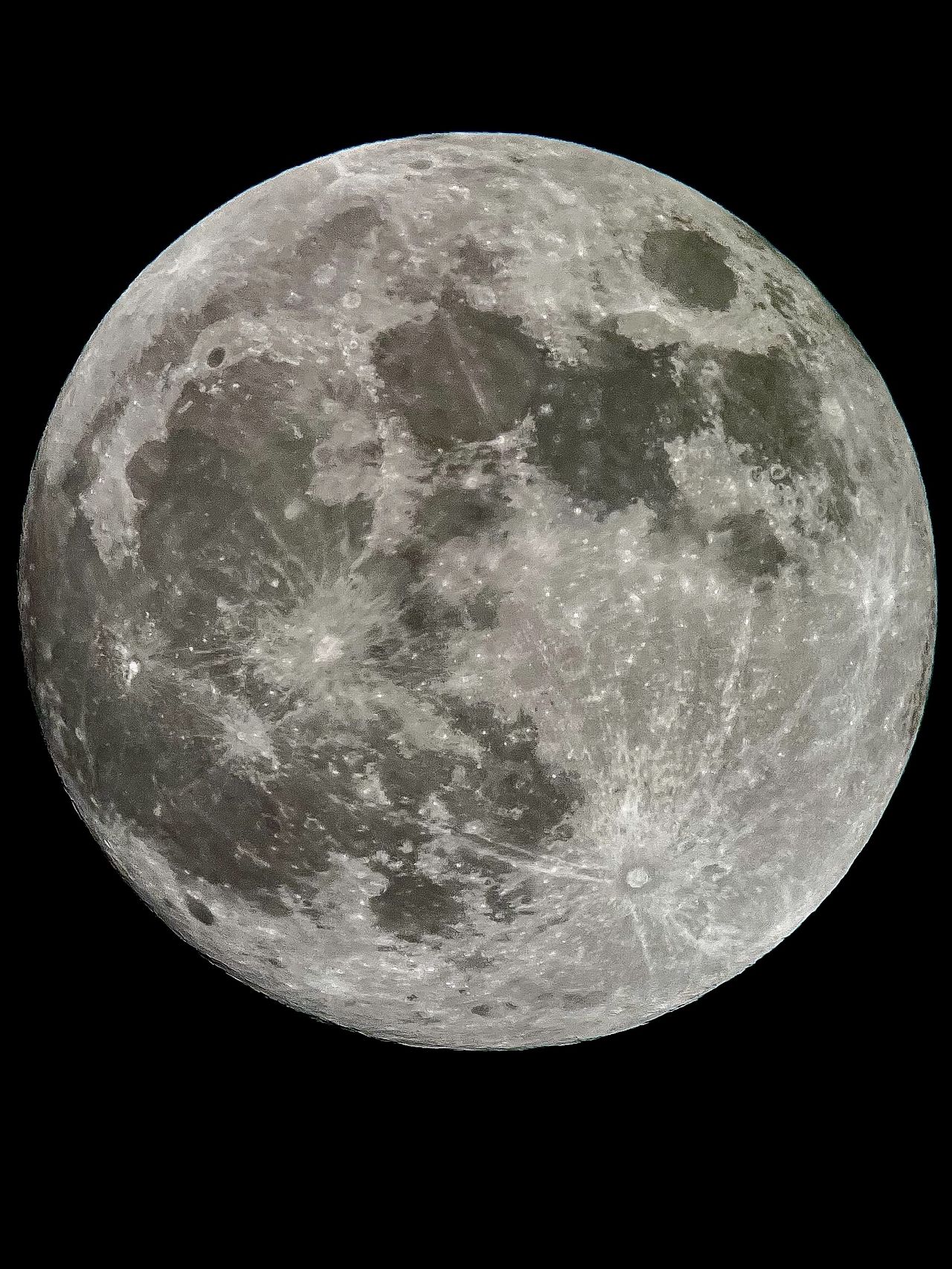 Astrophotographer Bill Funcheon captured incredible detail on the lunar surface during the supermoon on May 26, 2021 ahead of the total lunar eclipse.