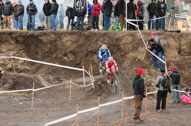 Meredith Miller and Teal Stetson-Lee descending off the plateau