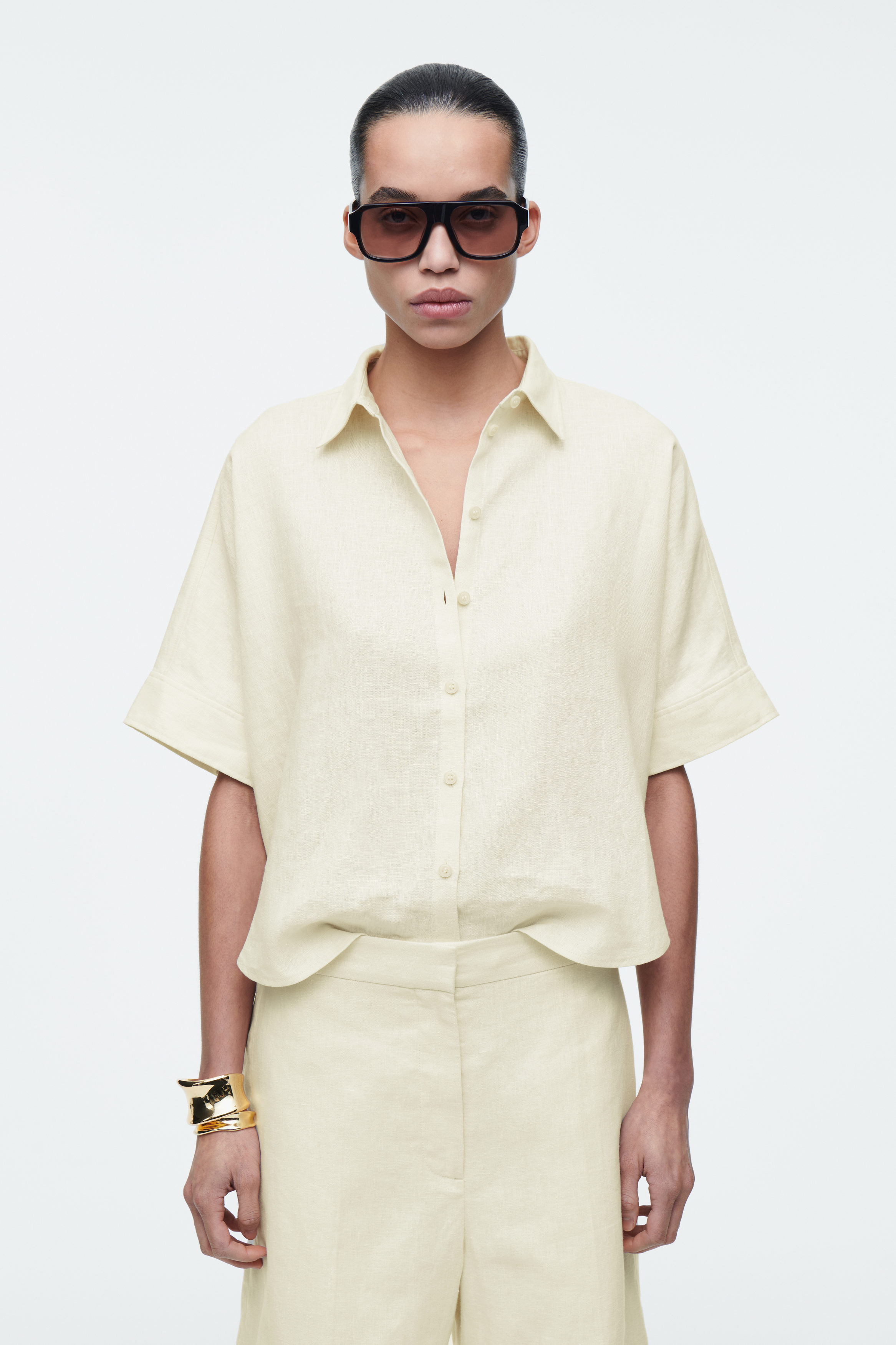Boxy Short-Sleeved Linen Shirt