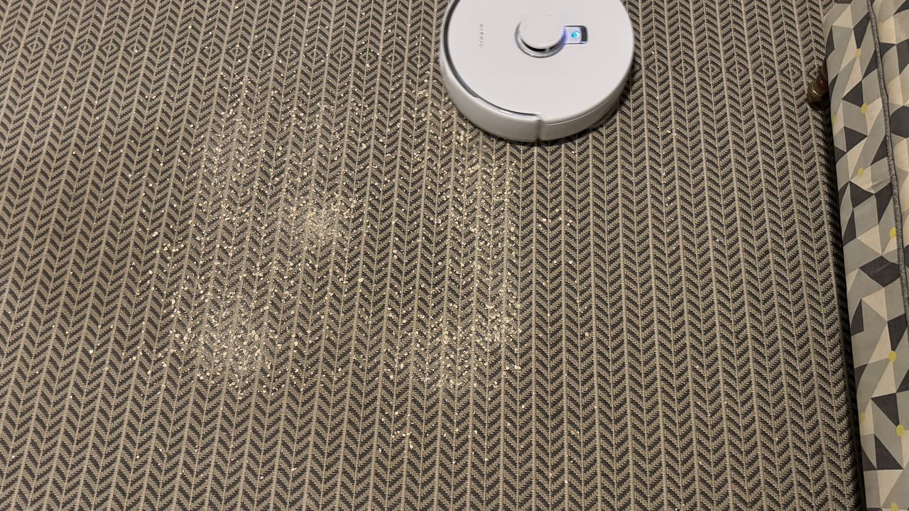testing the Narwal Freo Z Ultra for mopping and vacuuming skills