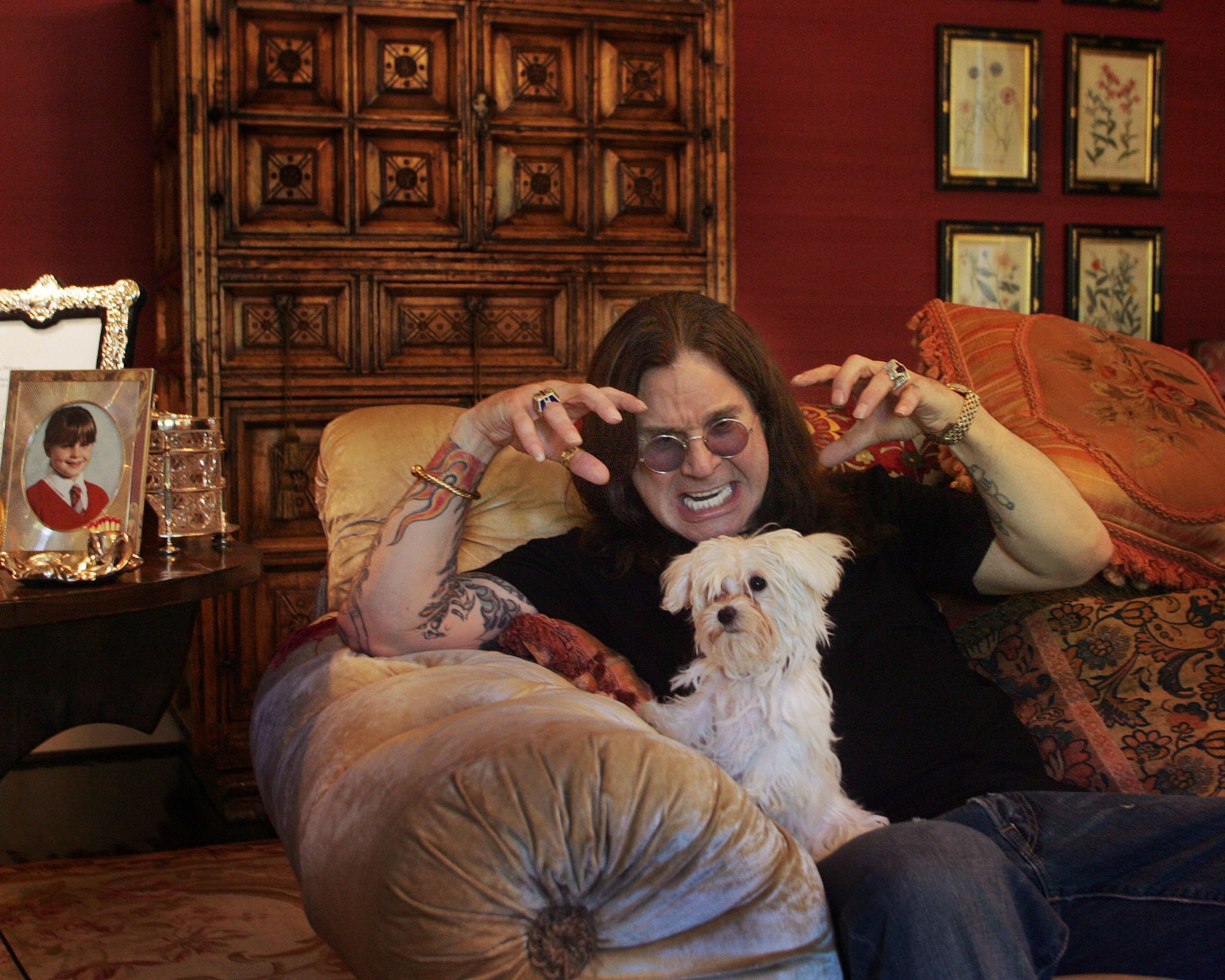 ozzy osbourne in his living room in 2006