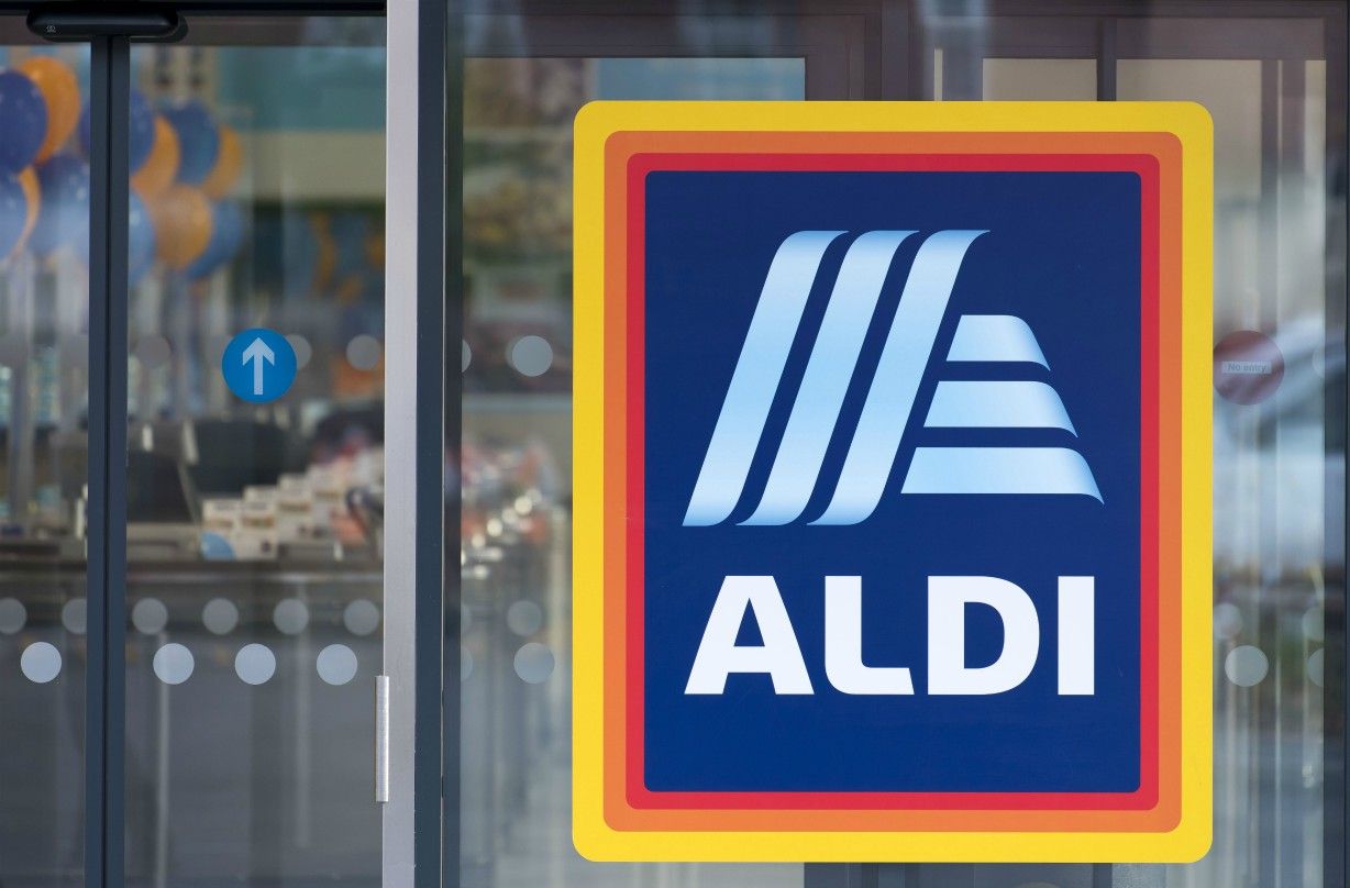 Aldi scraps plastic bags