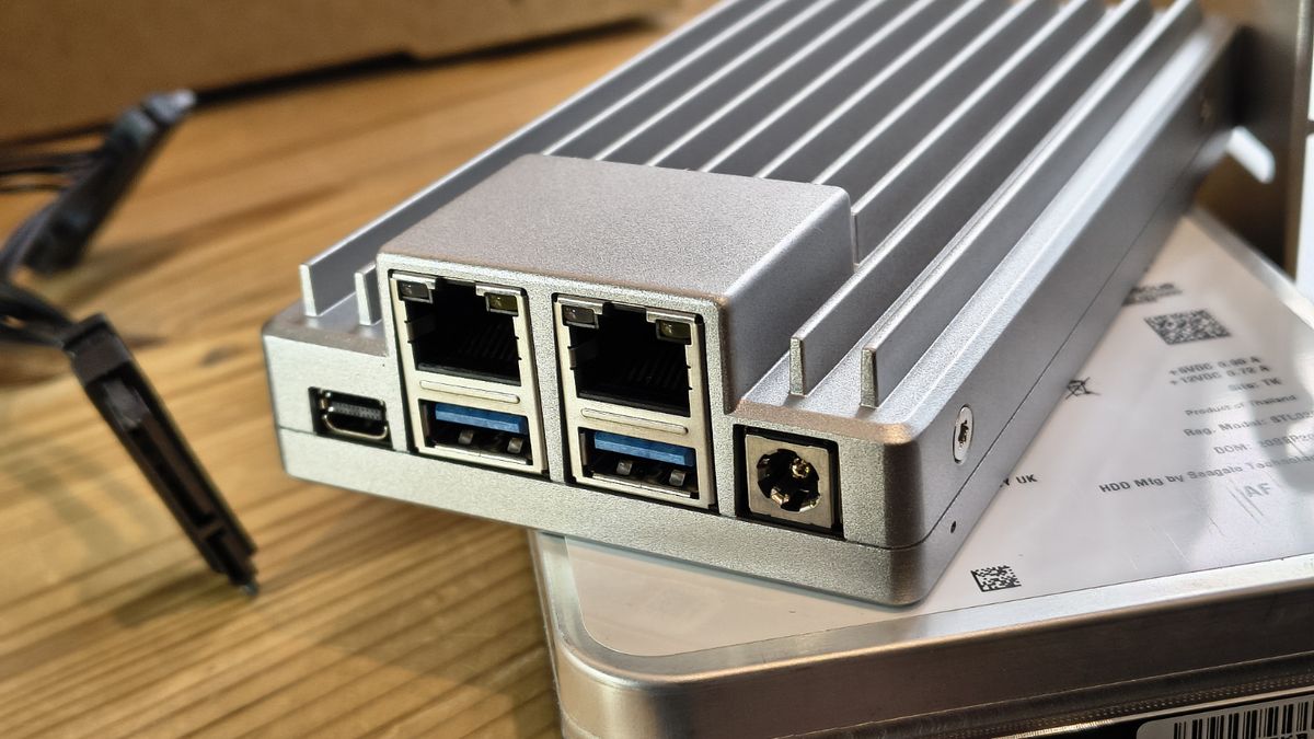 ZimaBoard 2 personal NAS
