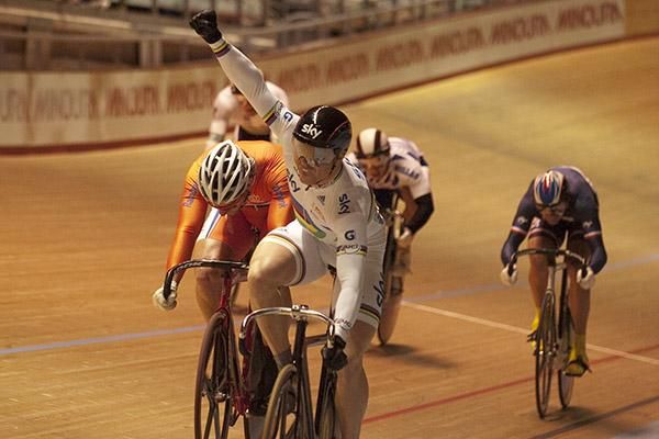 Sir Chris Hoy (Great Britain) takes out the men's keirin final on night two of competition here in Melbourne.