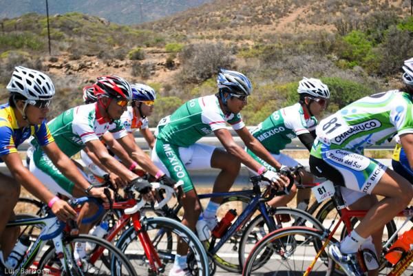 The Mexican squad in the peloton.