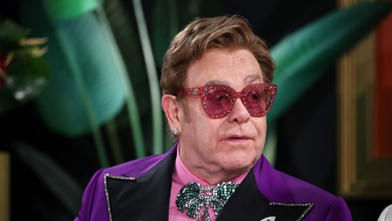  Elton John speaks onstage at IMDb LIVE Presented By M&amp;M&#039;S At The Elton John AIDS Foundation Academy Awards Viewing Party on February 09, 2020 in Los Angeles, California.