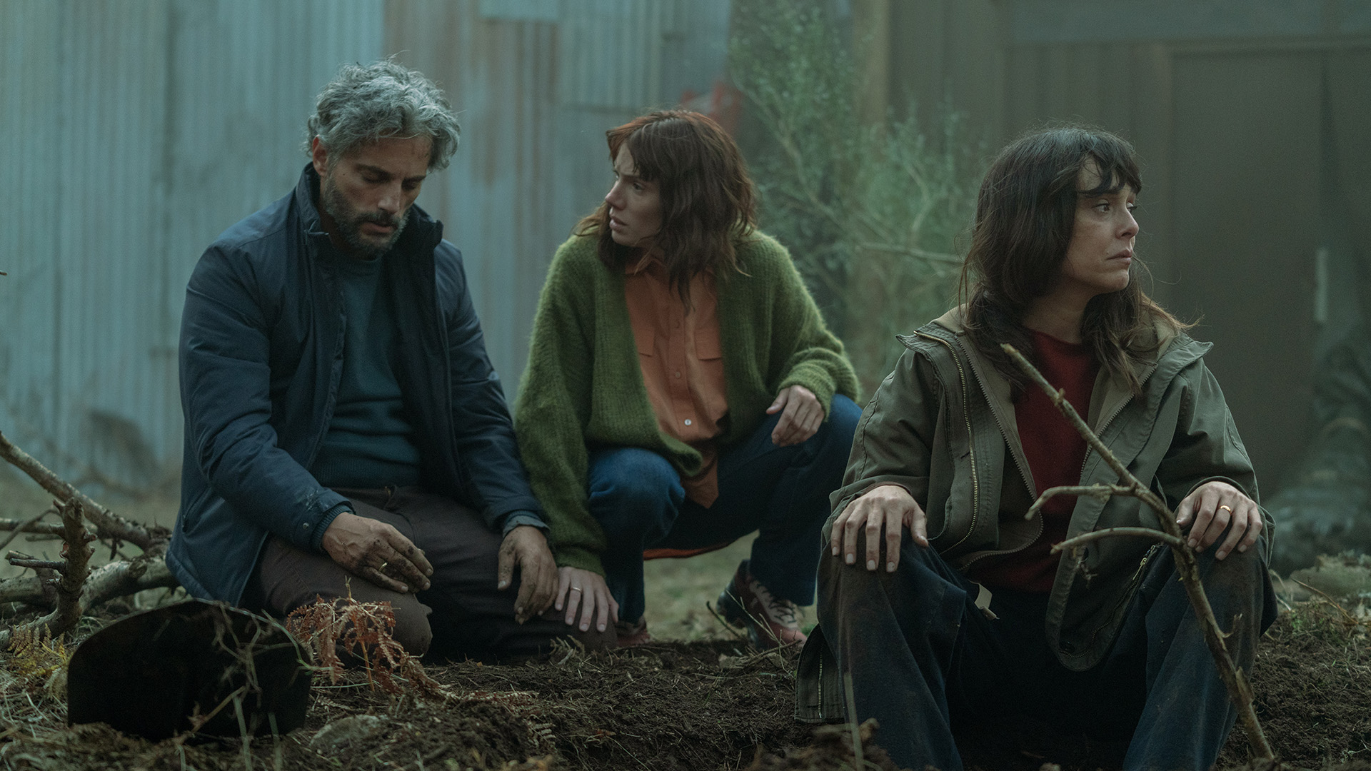 Joaquin Furriel as Luis, Diana Gomez as Elena, Bel&amp;eacute;n Cuesta as Magda in Firebreak AKA Cortafuego.