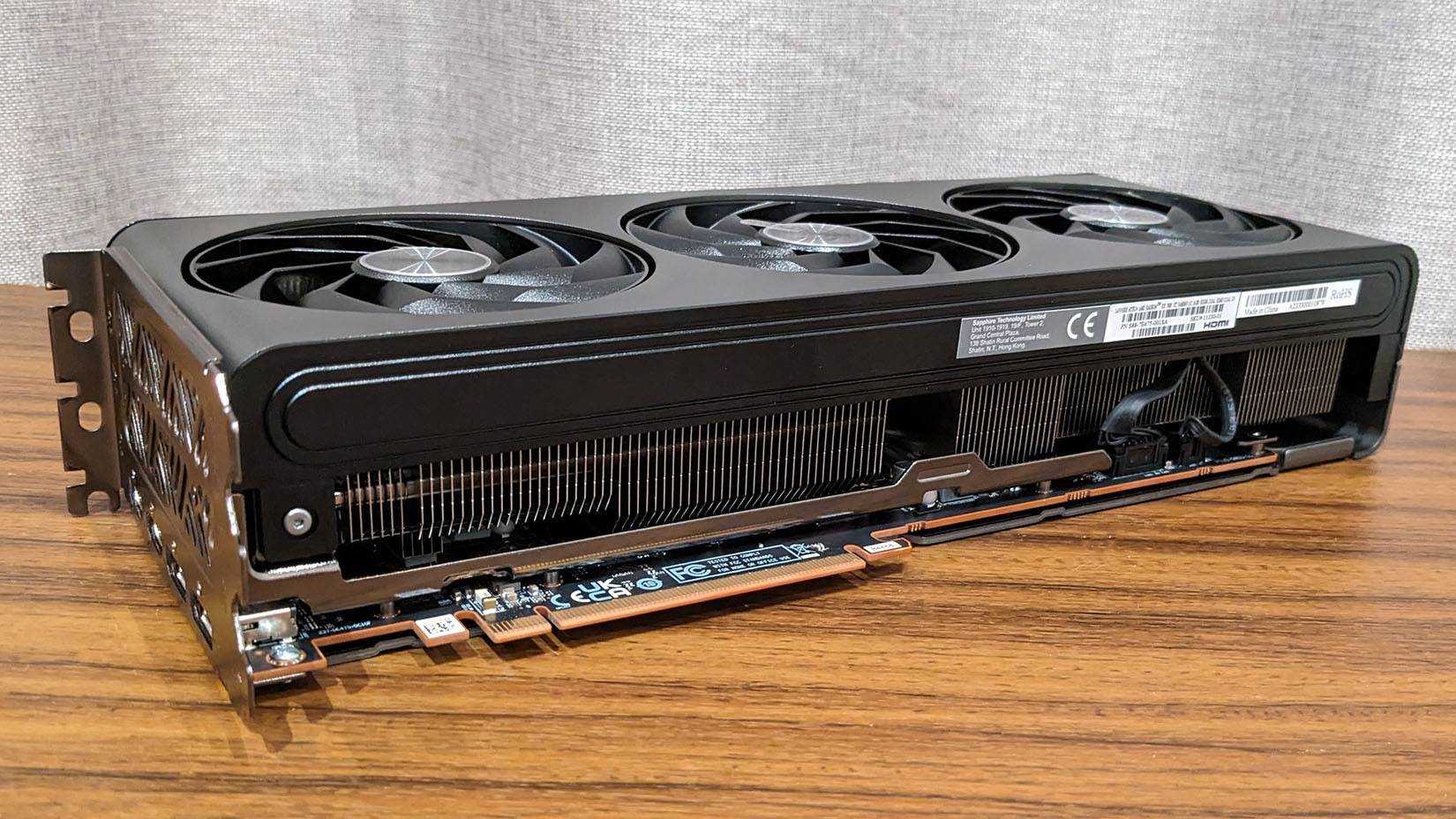 Sapphire Nitro+ Radeon RX 7800 XT underneath view