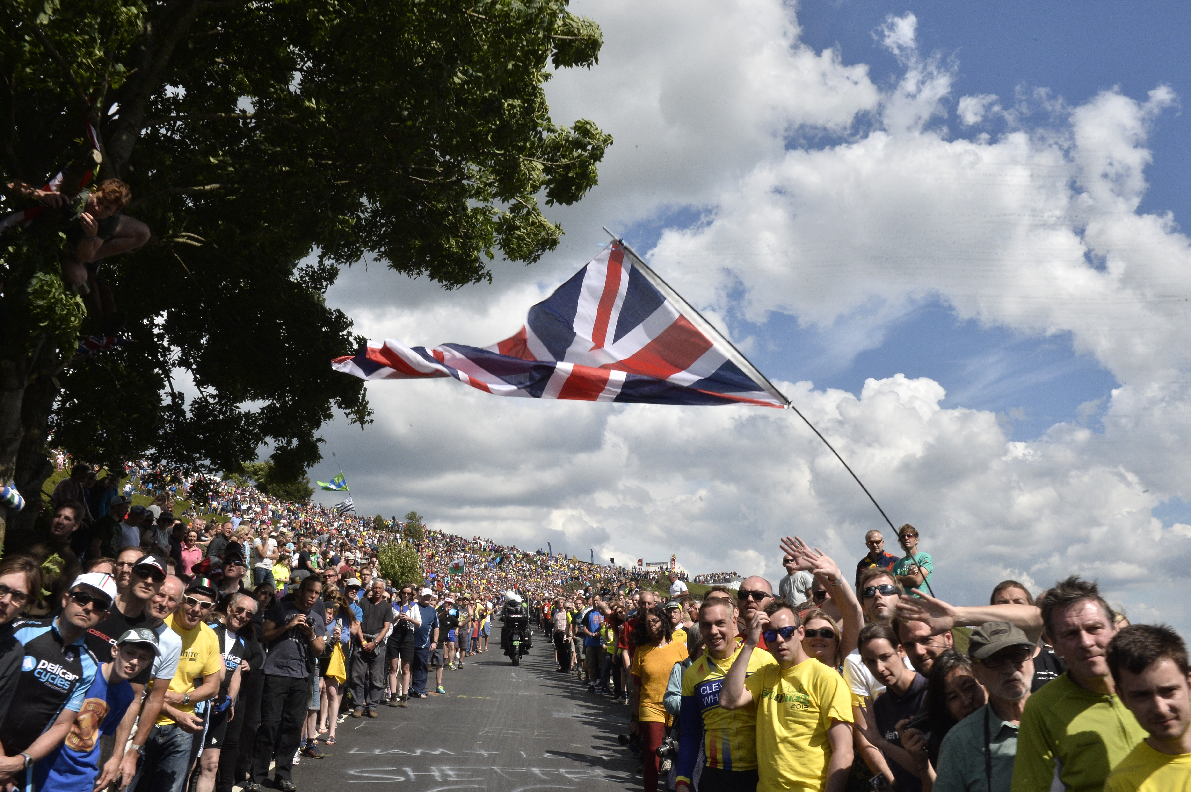 Crowds at the 2014 Tour de France Grand D&eacute;part in Britain
