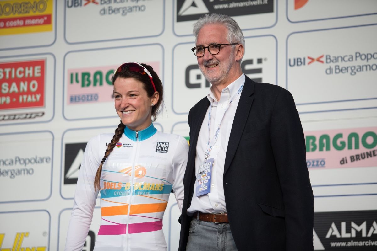 Women's WorldTour leader Elizabeth Armitstead with UCI President Brian Cookson