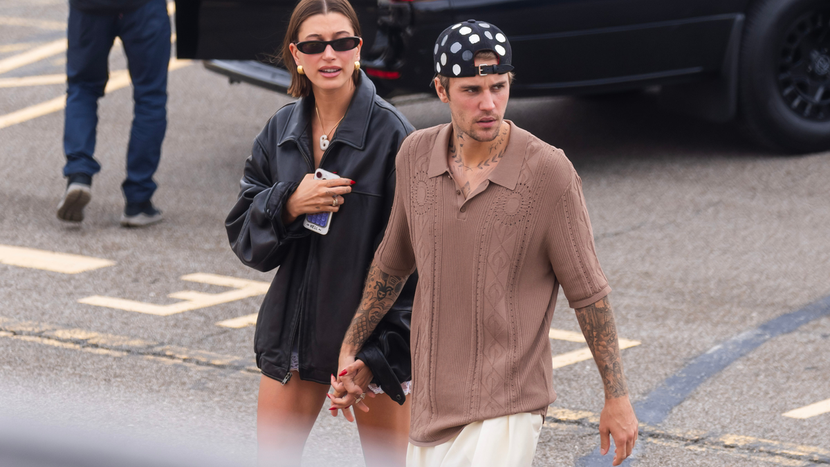 Hailey & Justin Bieber Exchange Eternity Rings in Vow Renewal | Marie ...