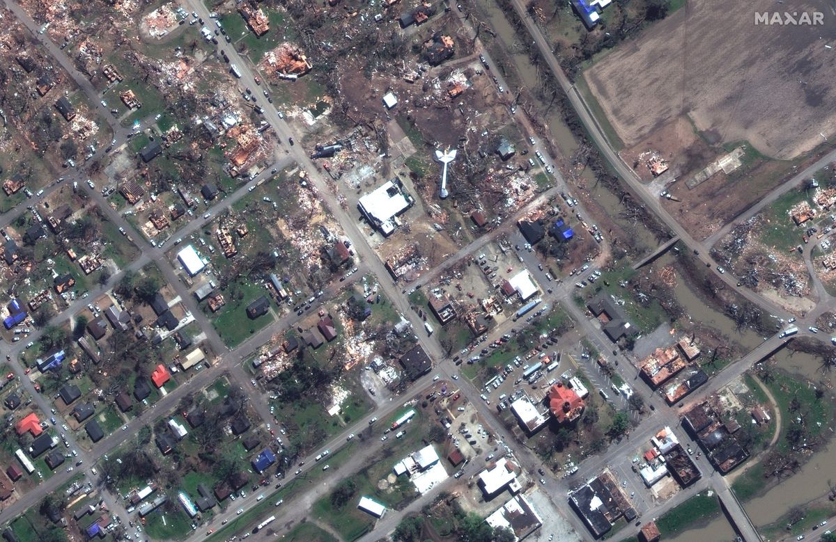 Satellites spy devastation from Mississippi tornado (photos) Space