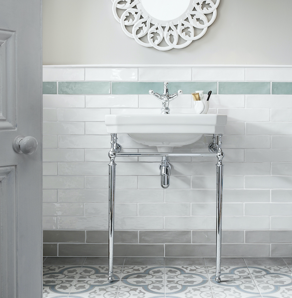 bathroom with wall tiles