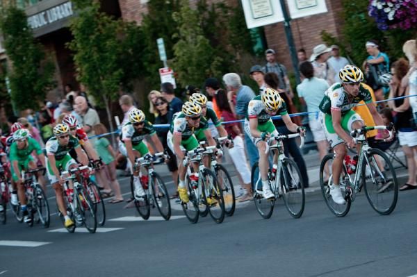 Kelly Benefits comes to the front to set things up for the finish.