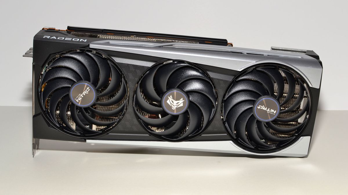 Sapphire Radeon RX 6800 XT Nitro+ photos