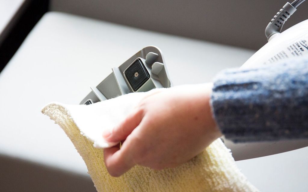 The Light 'n' Easy comes with two cleaning pads that are washable and reusable.
