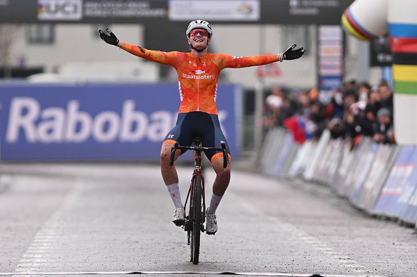 HULST, NETHERLANDS - FEBRUARY 01: Leonie Bentveld of Netherlands celebrates at finish line as race winner during 77th UCI Cyclo-Cross World Championships 2026 - Women&amp;apos;s U23 / #UCIWWT / on February 01, 2026 in Hulst, Netherlands. (Photo by Luc Claessen/Getty Images)